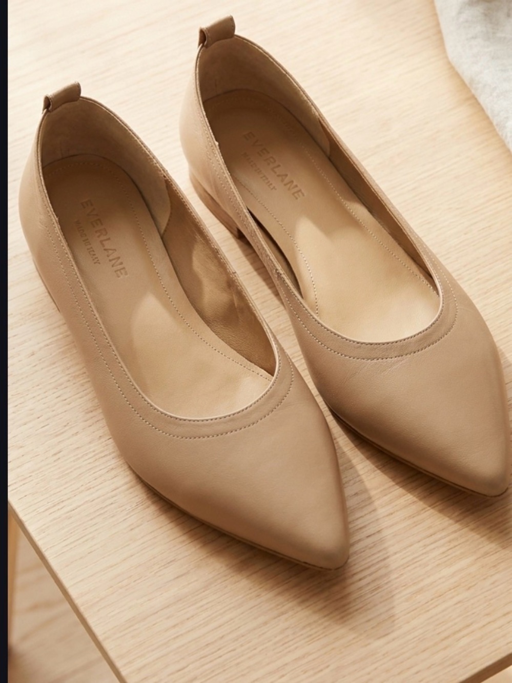 Everlane-Pointed-Toe Italian Made Leather Flats in Taupe Brown Sz 6.5